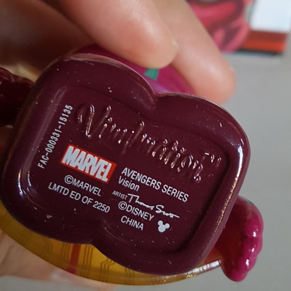 Disney Vinylmation Marvel Avengers Vision Limited - Picture 3 of 3